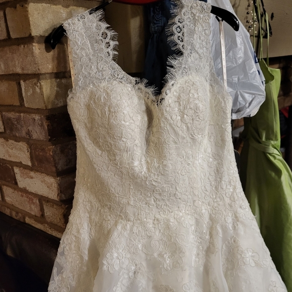 Dresses & Skirts - Ivory lace up wedding dress